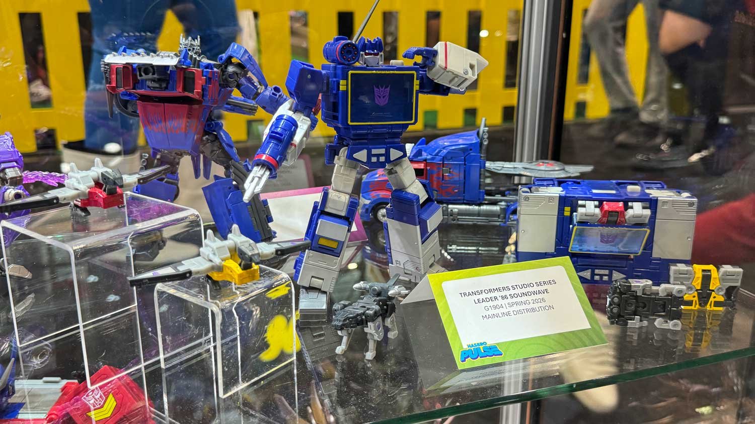Transformers-NYCC-2025-Booth-Images-16