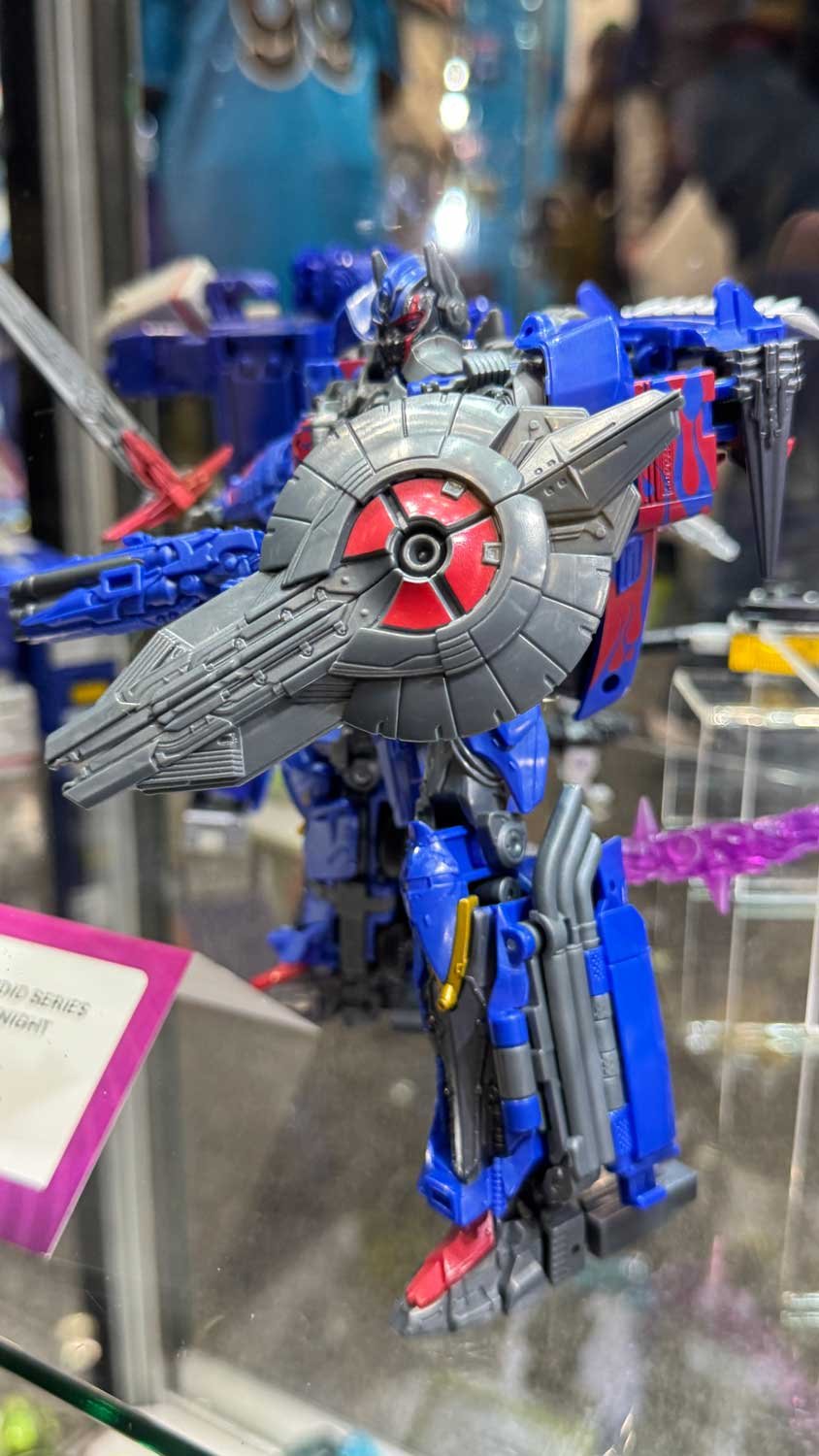 Transformers-NYCC-2025-Booth-Images-17