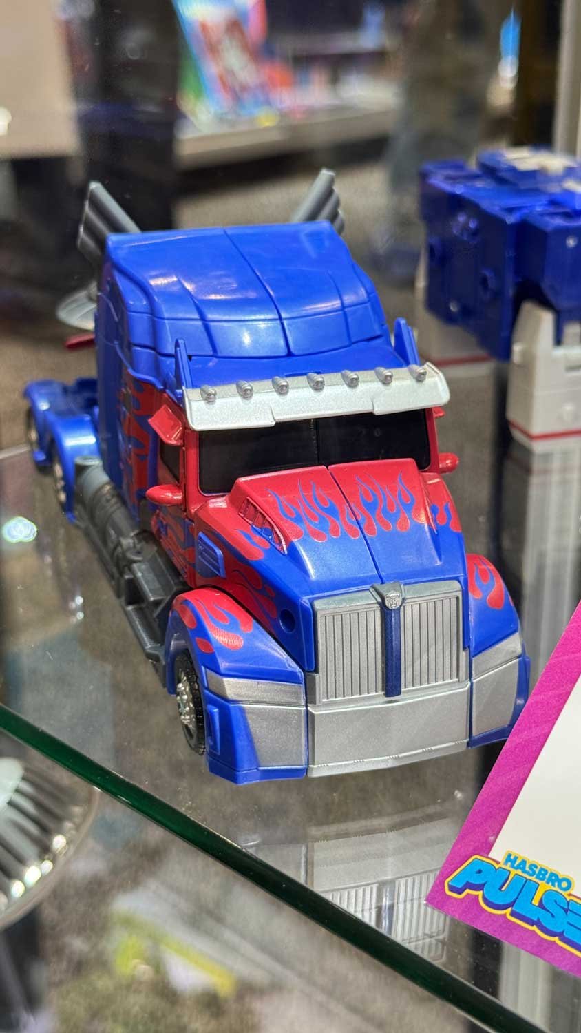 Transformers-NYCC-2025-Booth-Images-18