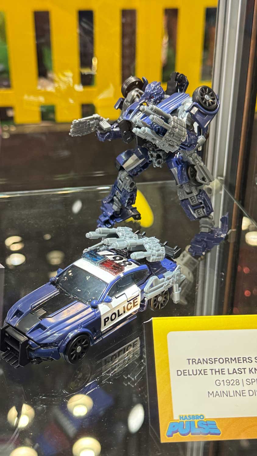 Transformers-NYCC-2025-Booth-Images-27