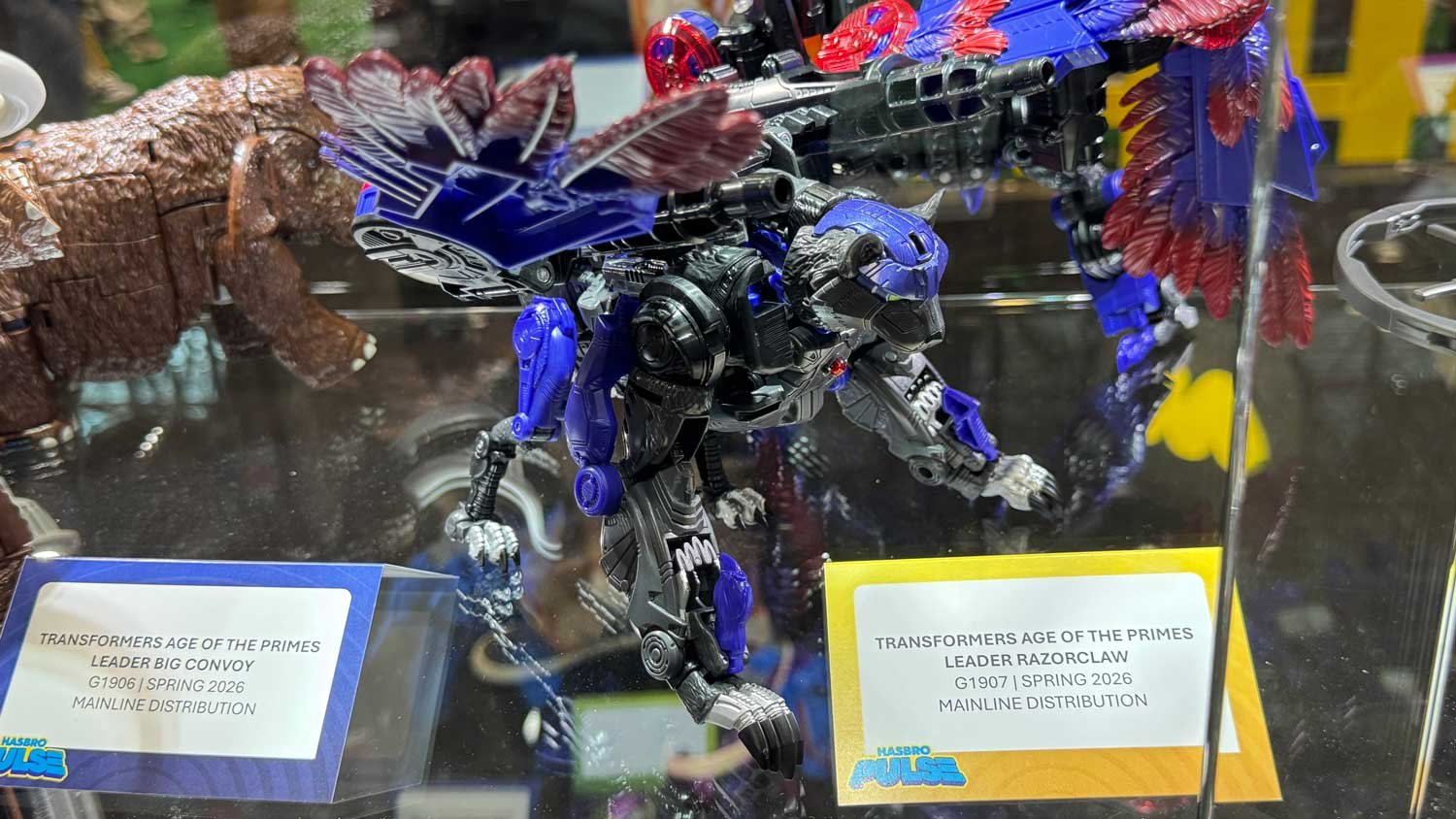 Transformers-NYCC-2025-Booth-Images-30