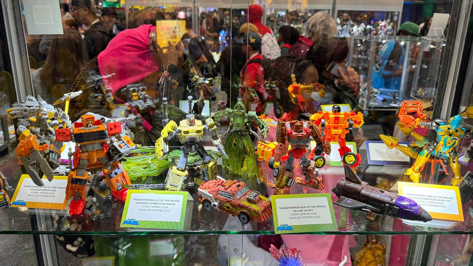 Transformers-NYCC-2025-Booth-Images-32