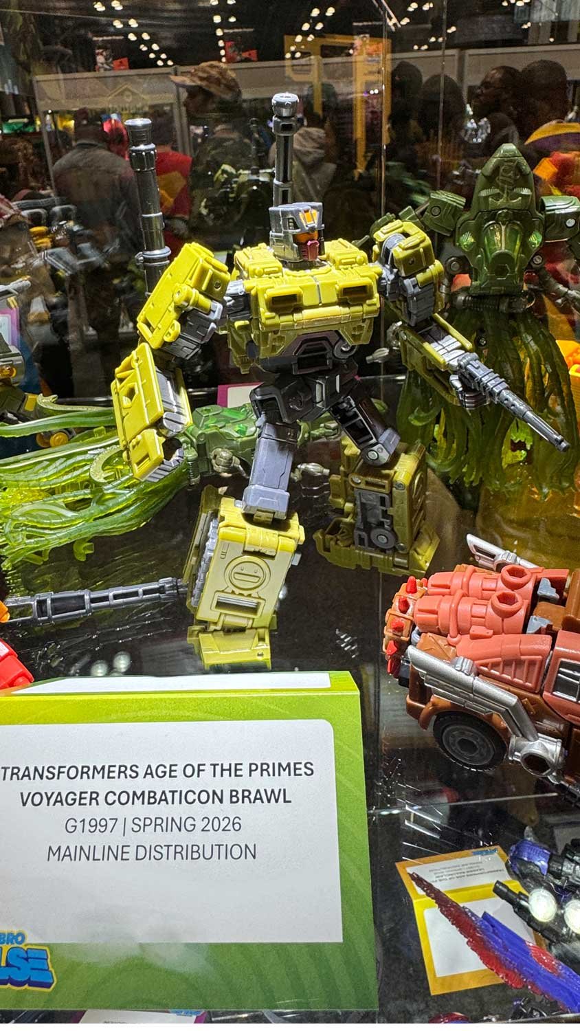 Transformers-NYCC-2025-Booth-Images-36