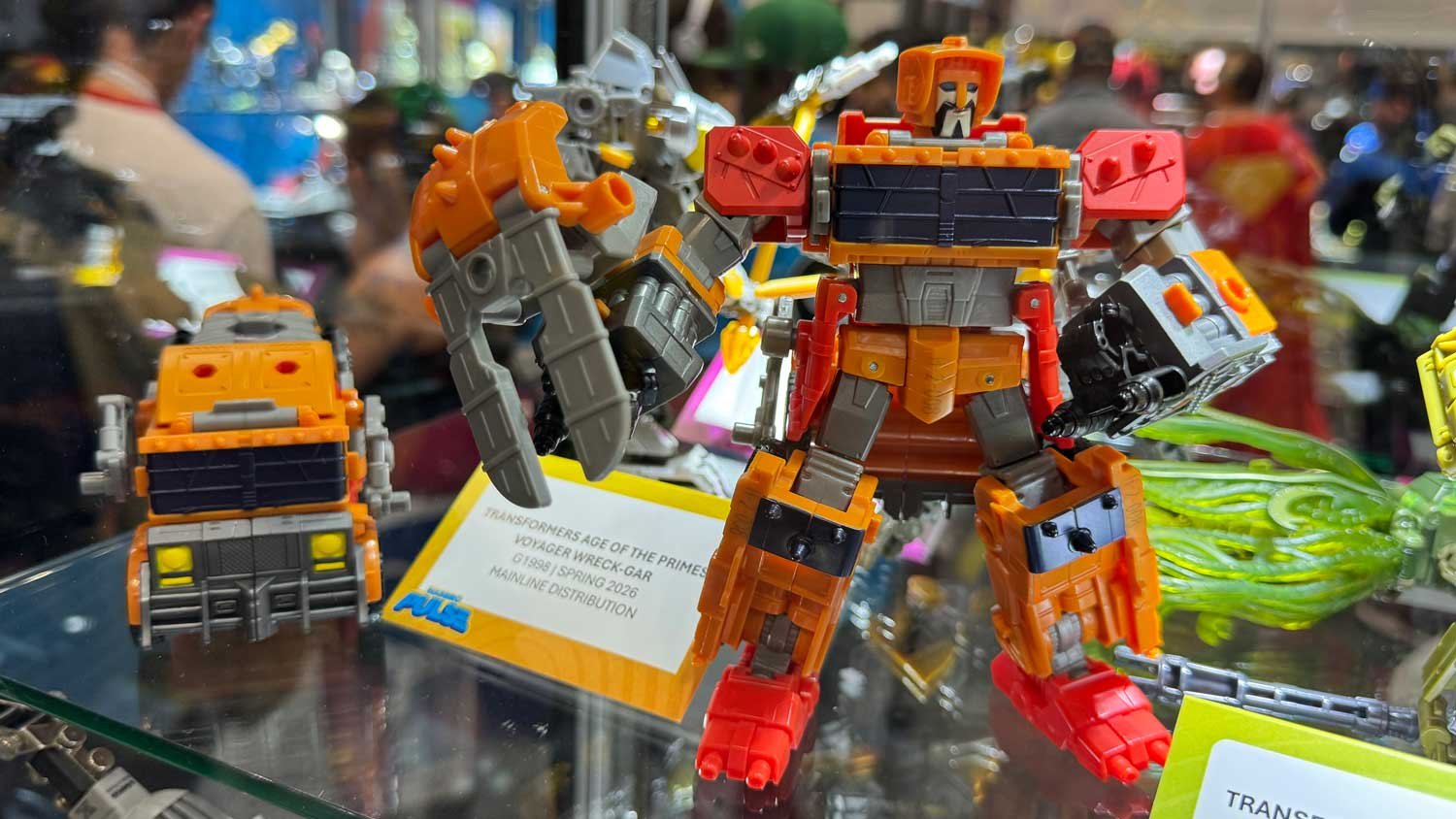 Transformers-NYCC-2025-Booth-Images-37