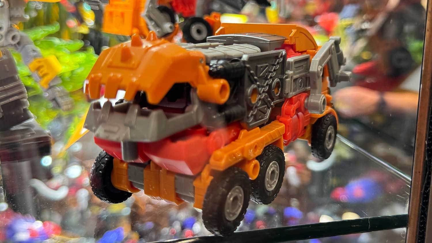 Transformers-NYCC-2025-Booth-Images-38