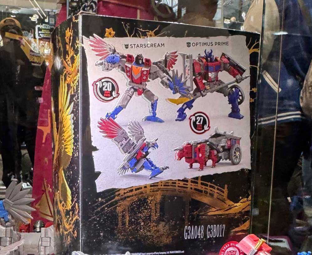 Transformers-NYCC-2025-Booth-Images-4