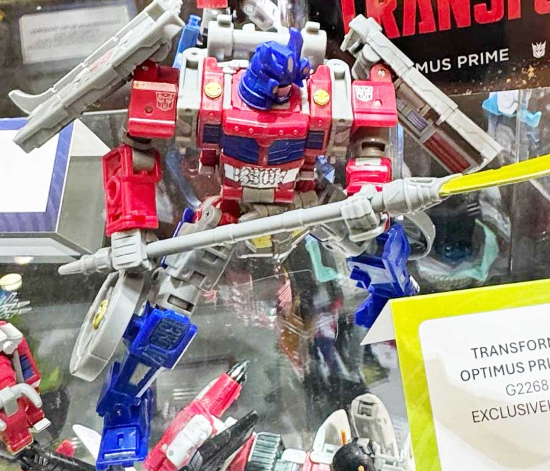 Transformers-NYCC-2025-Booth-Images-44