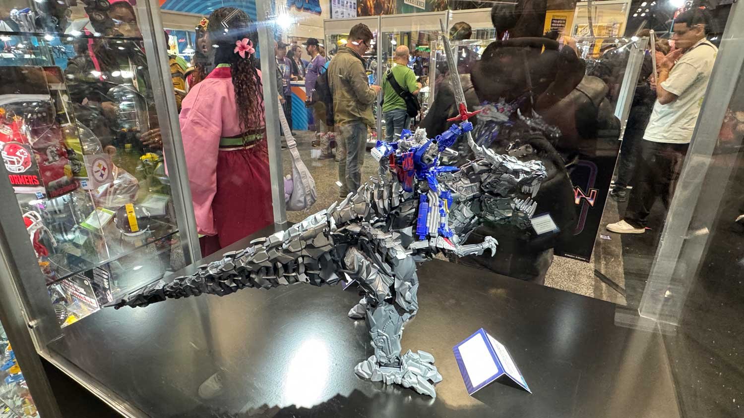 Transformers-NYCC-2025-Booth-Images-49