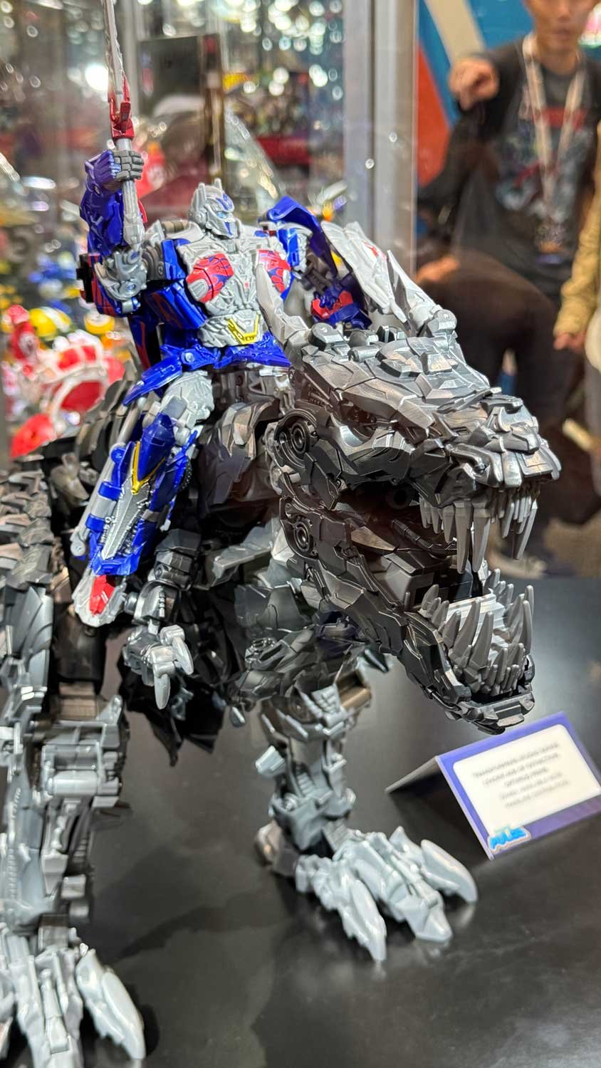 Transformers-NYCC-2025-Booth-Images-50