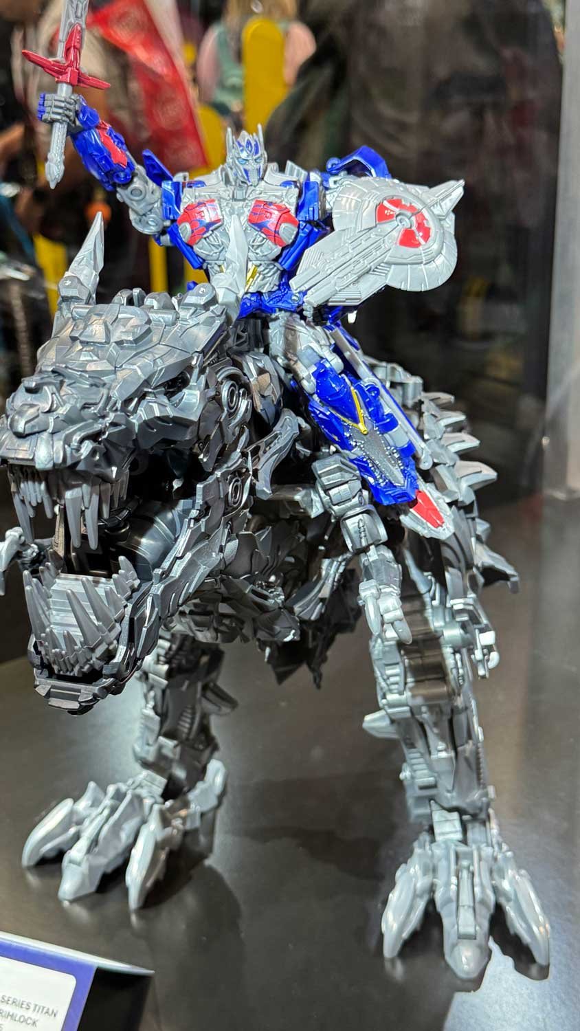 Transformers-NYCC-2025-Booth-Images-51