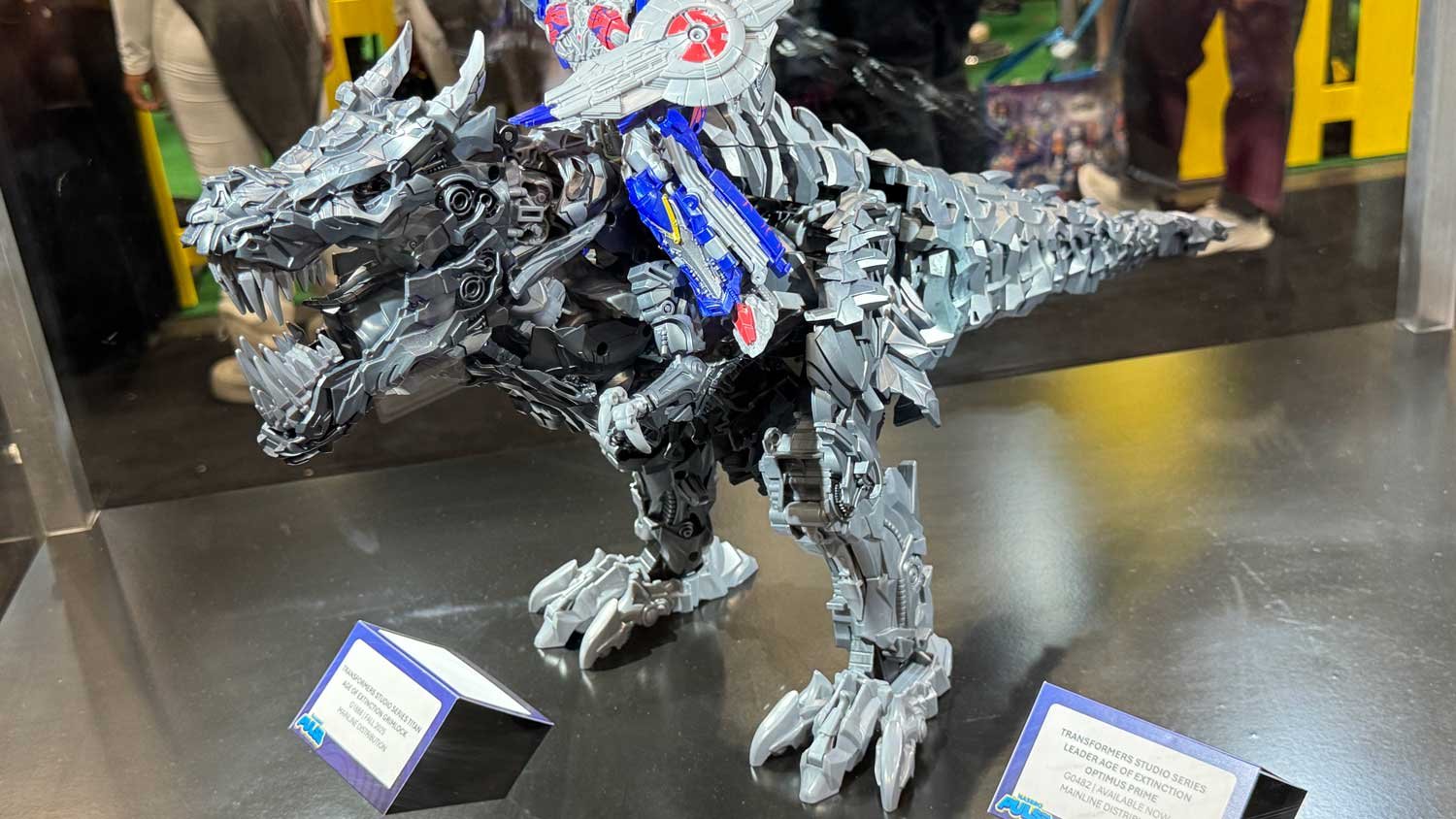 Transformers-NYCC-2025-Booth-Images-52