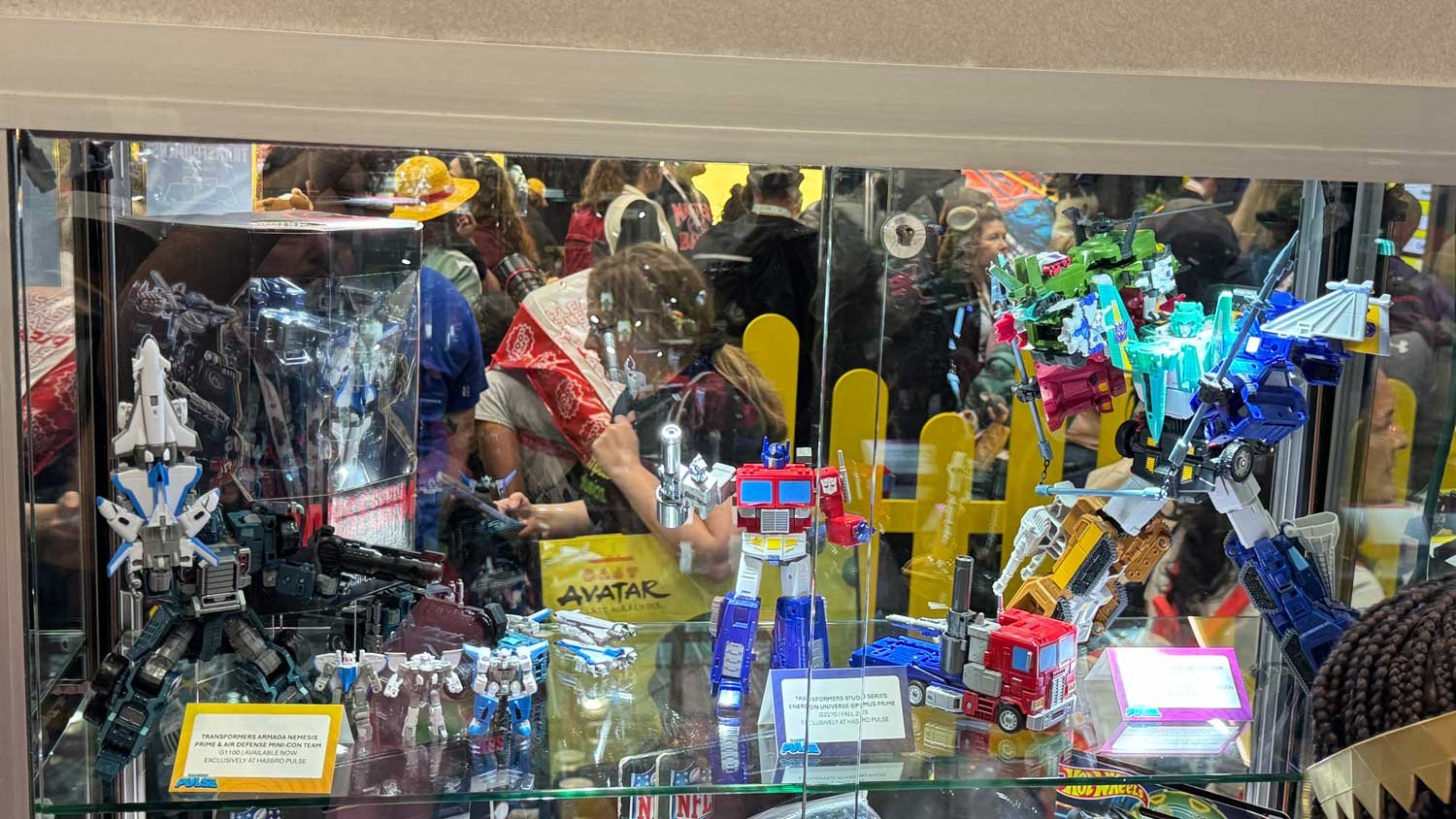 Transformers-NYCC-2025-Booth-Images-53