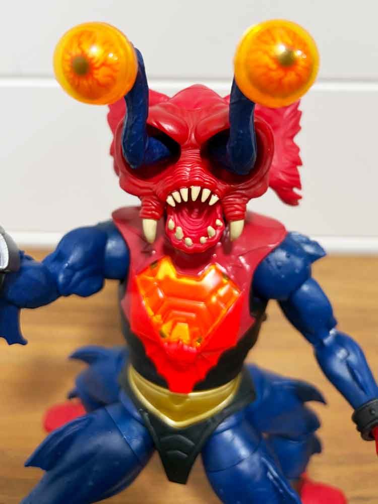 New-Eternia-Mantenna-Masterverse-IH-action-head-close-up-2