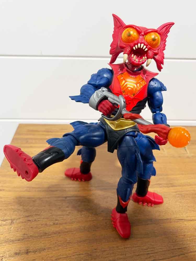 New-Eternia-Mantenna-Masterverse-IH-action-pose-2