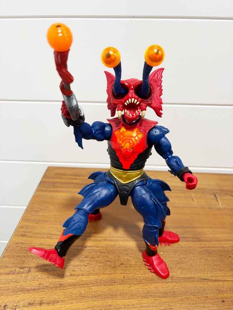 New-Eternia-Mantenna-Masterverse-IH-action-pose-6