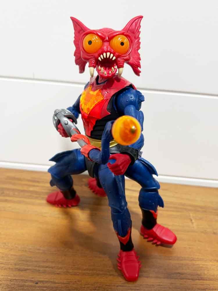 New-Eternia-Mantenna-Masterverse-IH-action-pose-7