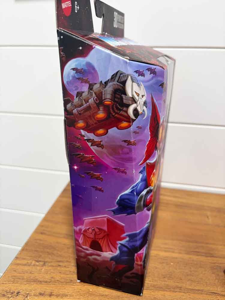 New-Eternia-Mosquitor-Masterverse-IH-Package-right