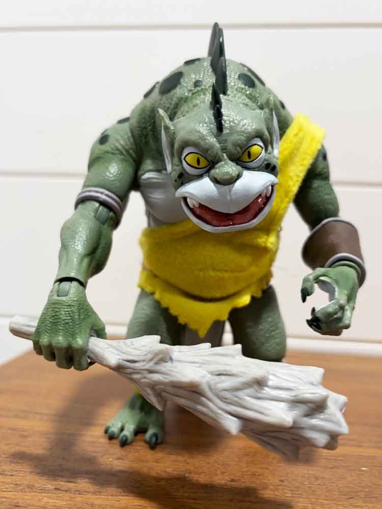 Reptilian-Guard-Super7-ThunderCats-Ultimates-action-pose-1