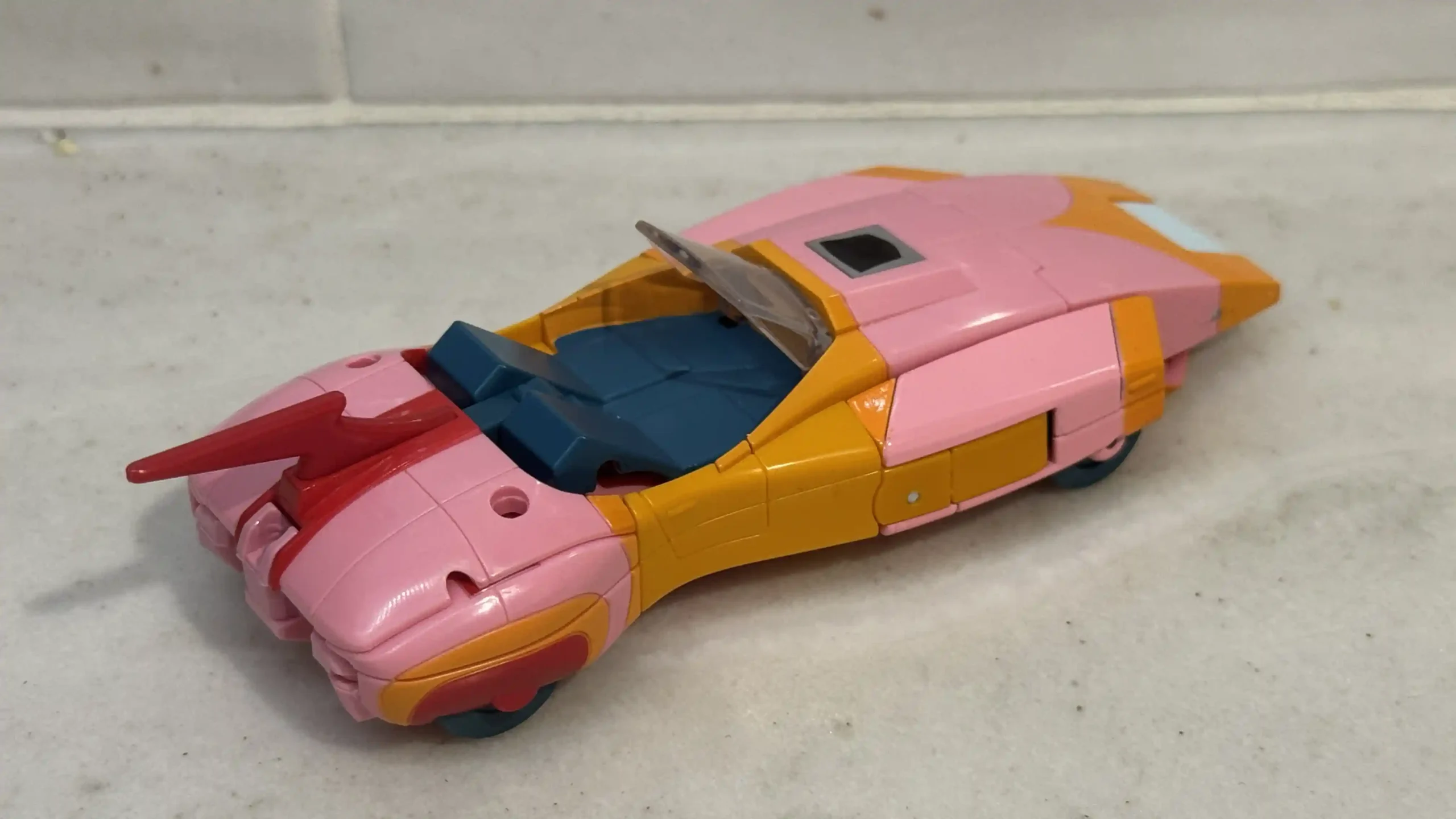 Arcee C-07 Transformers Missing Link 12
