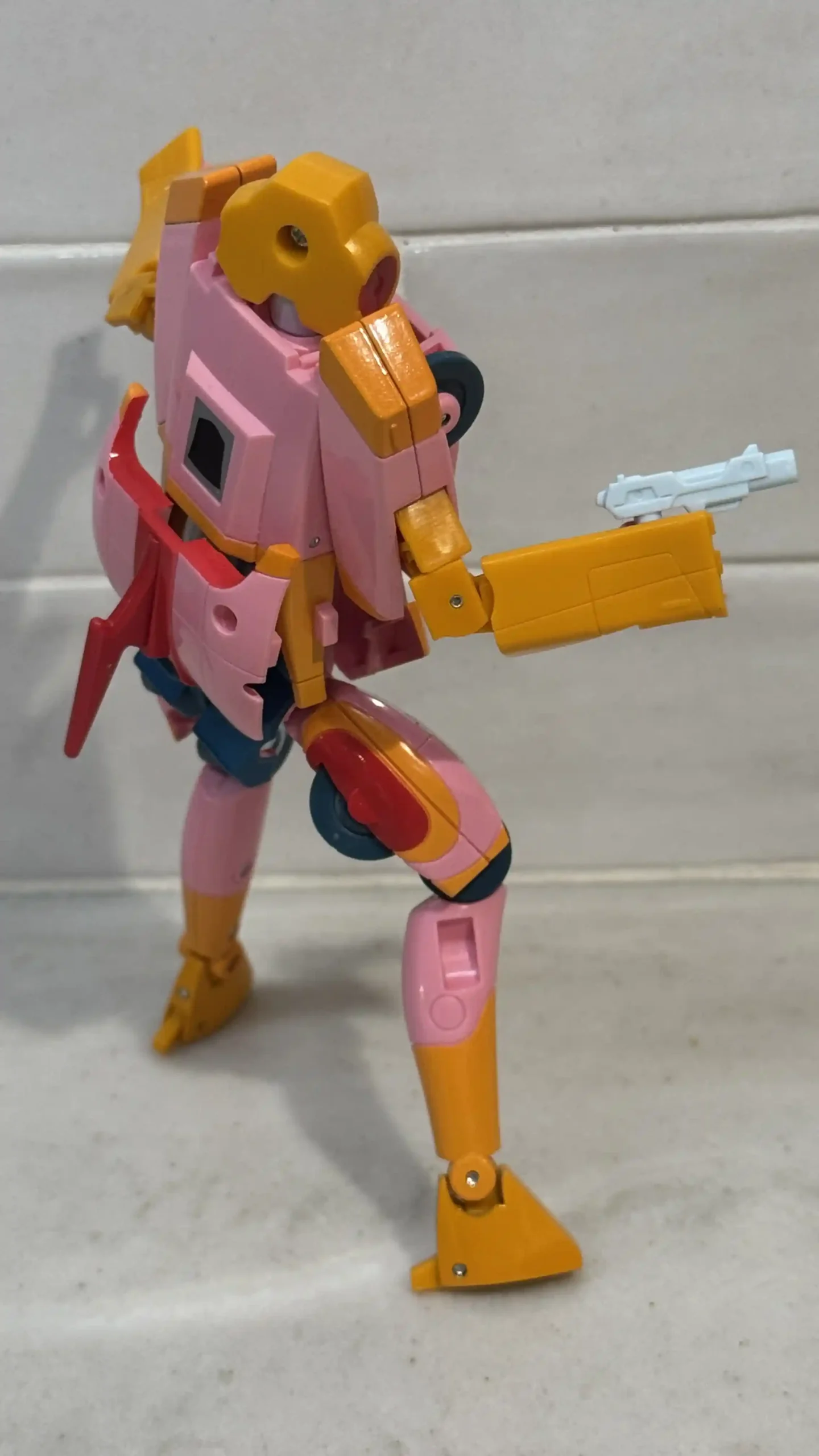 Arcee C-07 Transformers Missing Link 17