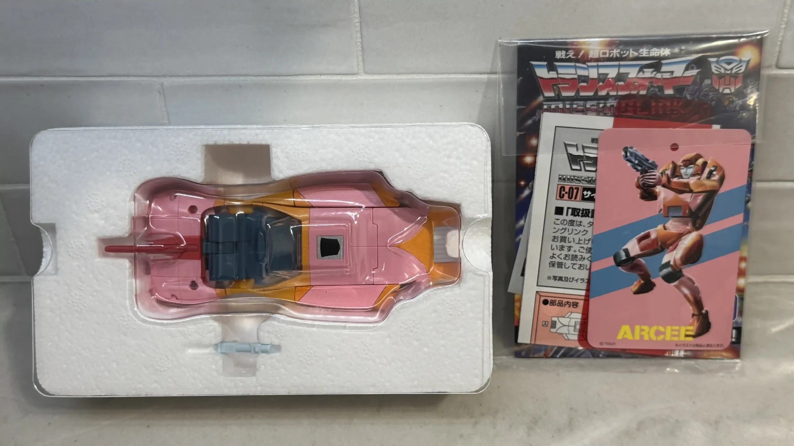 Arcee C-07 Transformers Missing Link 8