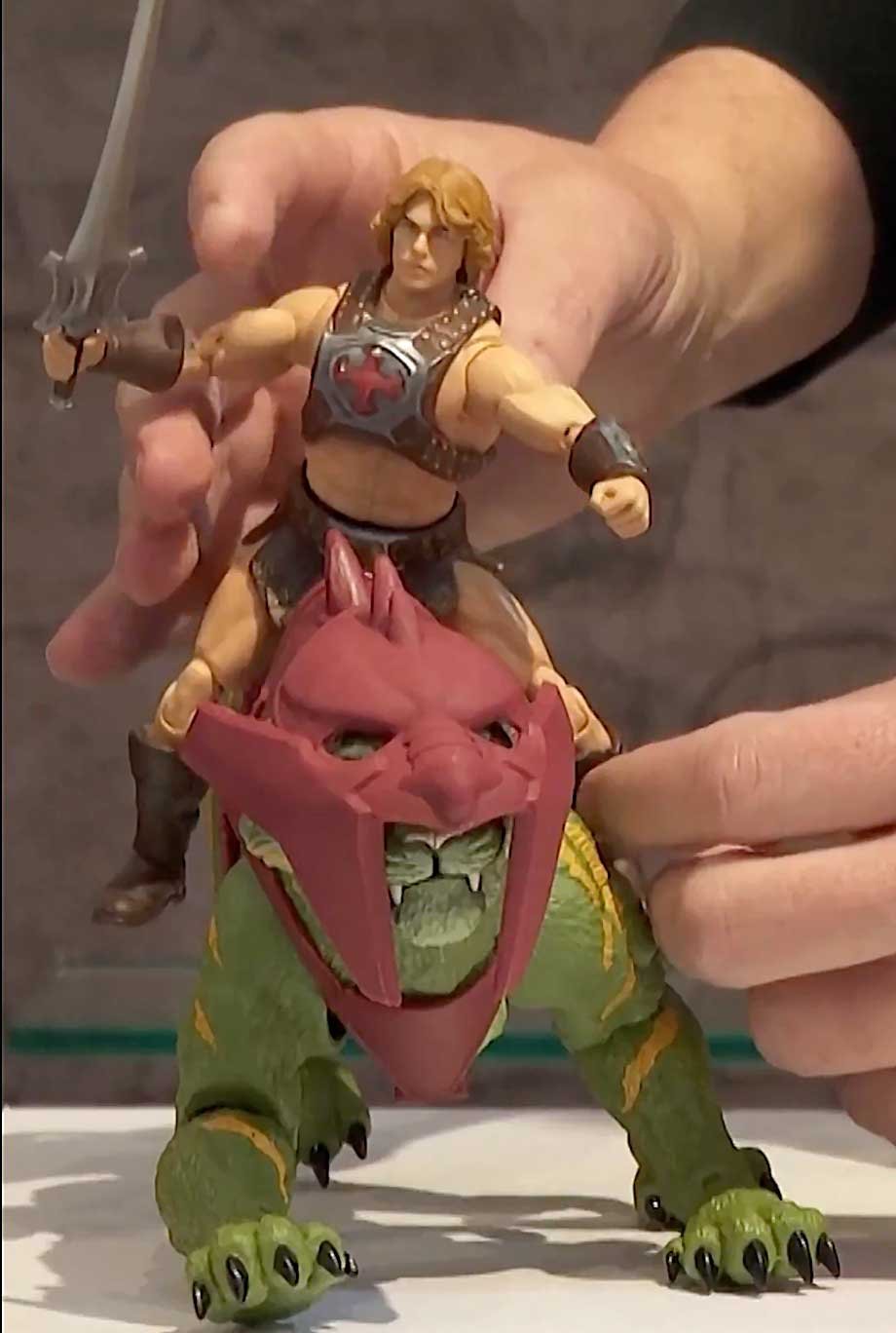 He-Man-Battle-Cat-MOTU-Chronicles-Spielwarenmesse-2026-Booth-Image-2
