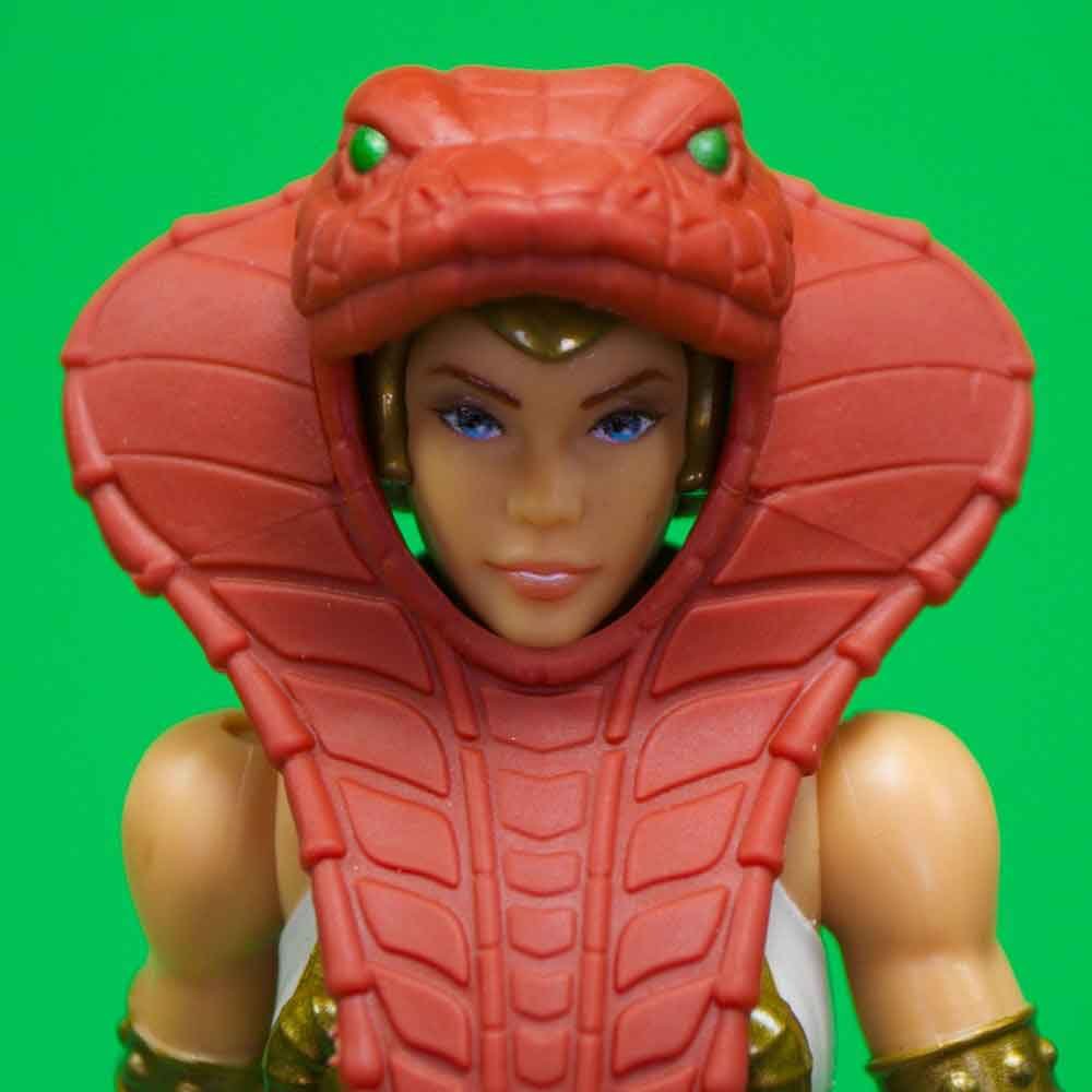 Teela-Masters-of-the-Universe-Vintage-Collection-In-Hand-Images-3