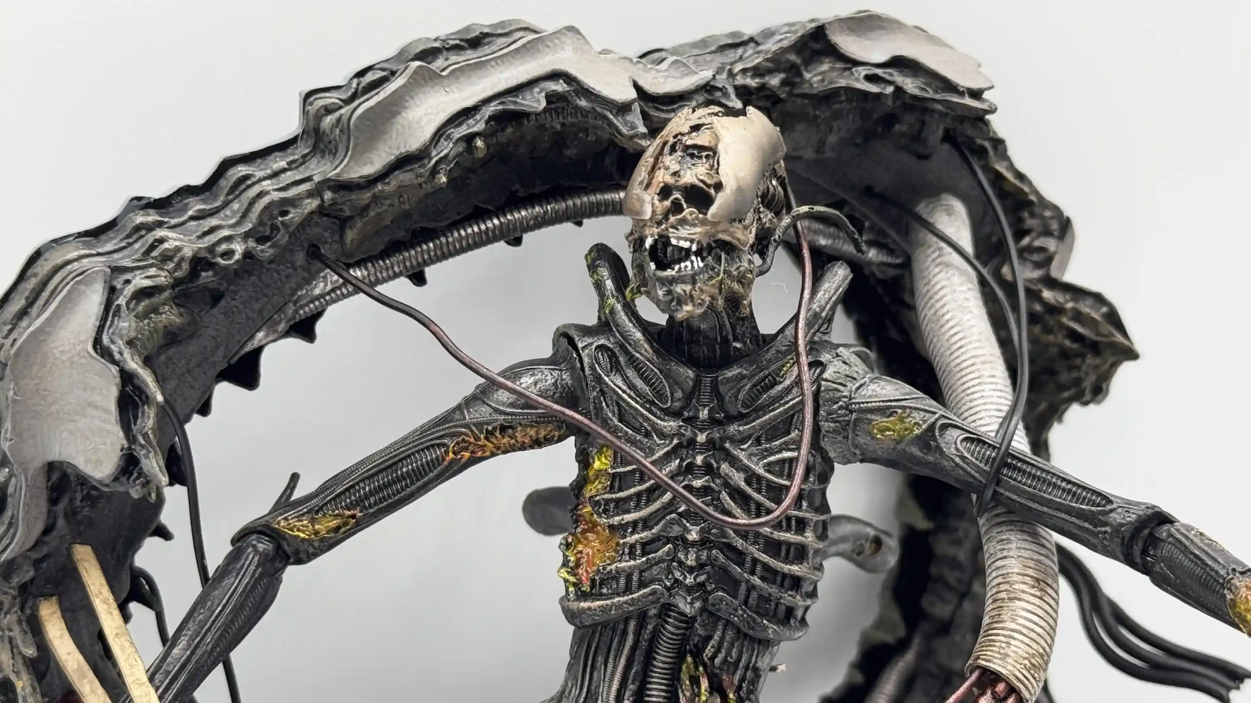 Alien Romulus Suspended Lab Xenomorph XX121 Deluxe Figure Review 6
