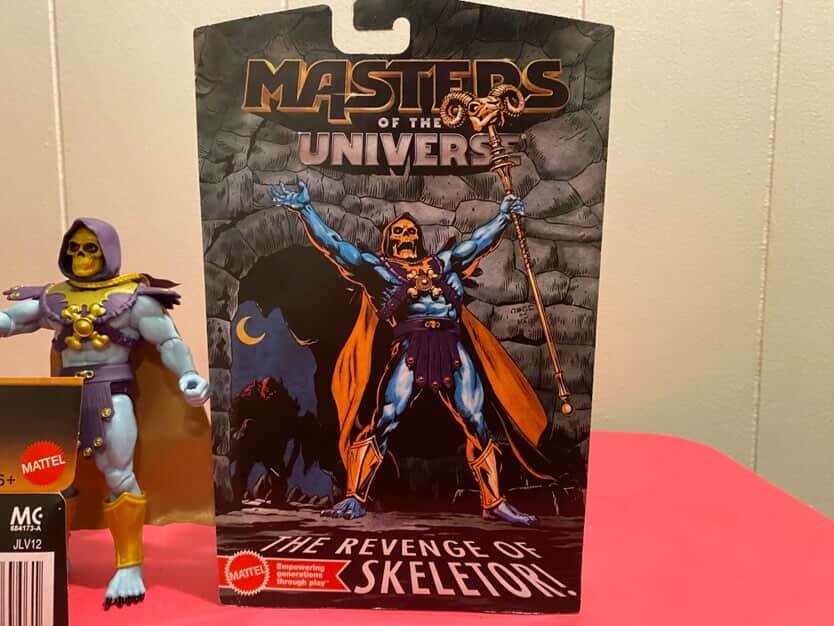 Gold-Skeletor-MOTU-Core-Movie-Figure-In-Hand-10