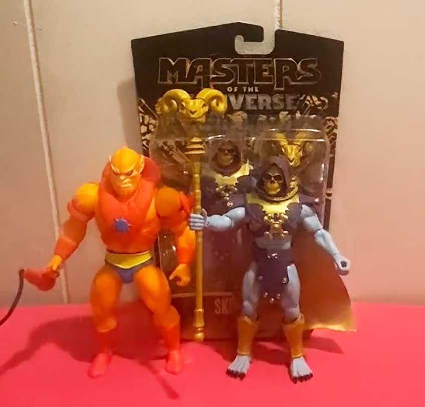 Gold-Skeletor-MOTU-Core-Movie-Figure-In-Hand-6