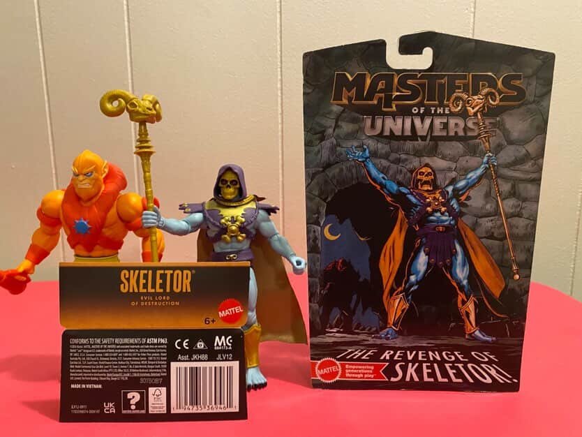 Gold-Skeletor-MOTU-Core-Movie-Figure-In-Hand-8