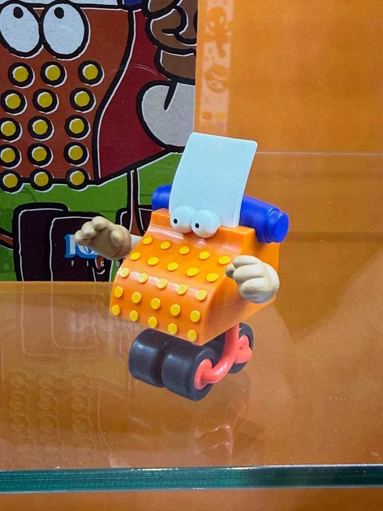 Super7-ReAction-Sesame-Street-NY-Toy-Fair-Typewriter-Guy-2