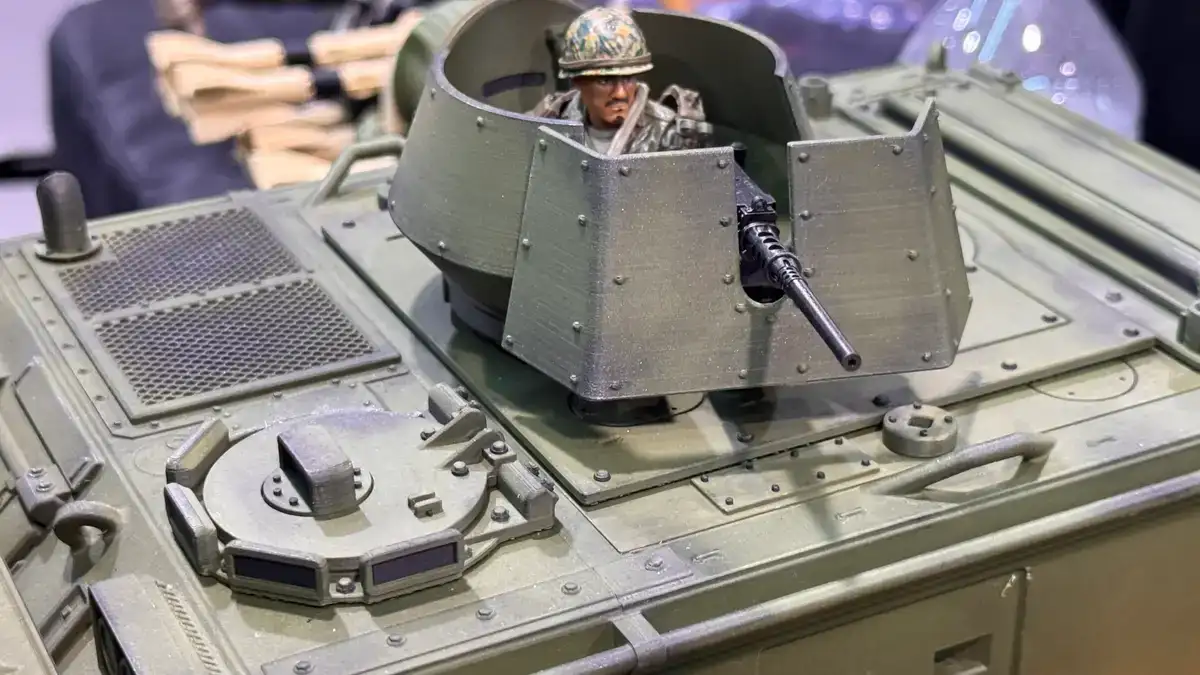1:18 Scale M113 APC (Green) Gridiron Studios 2b