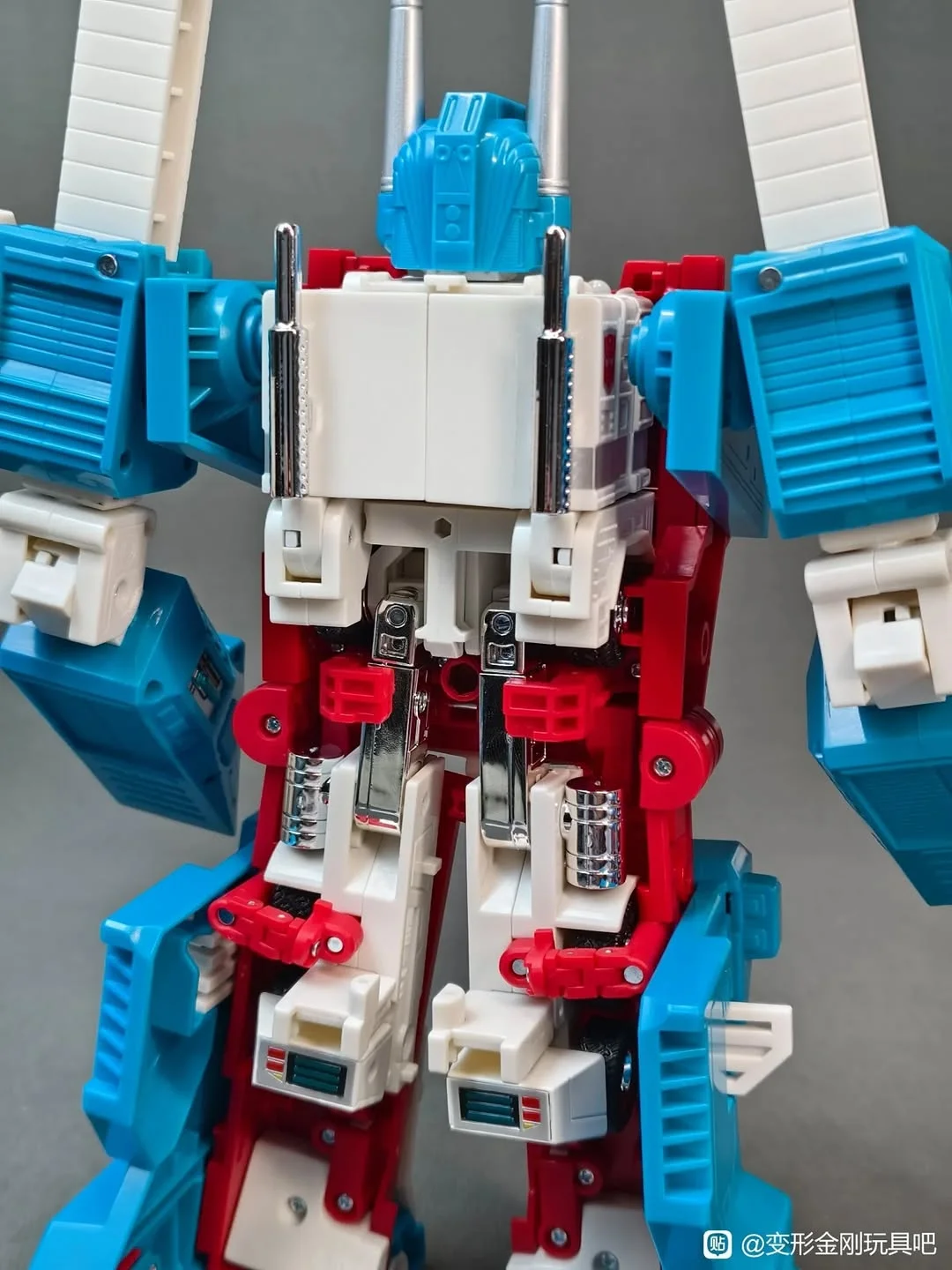 C 10 Ultra Magnus Transformers Missing Link IH 16p