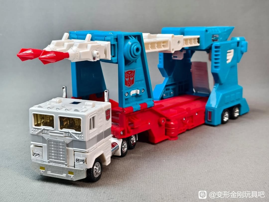 C-10 Ultra Magnus Transformers Missing Link IH 21