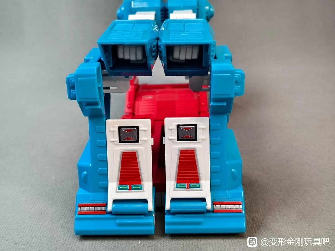 C-10 Ultra Magnus Transformers Missing Link IH 22