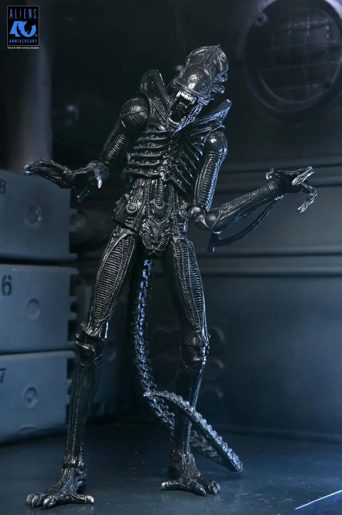 Aliens 40th Anniversary Ultimate Warrior Xenomorph Action Figure 03