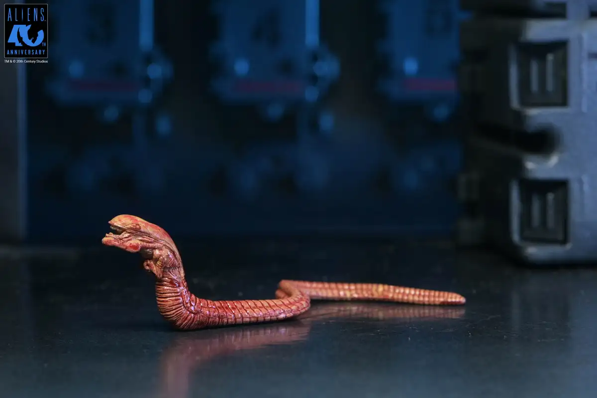 Aliens 40th Anniversary Ultimate Warrior Xenomorph Action Figure 15