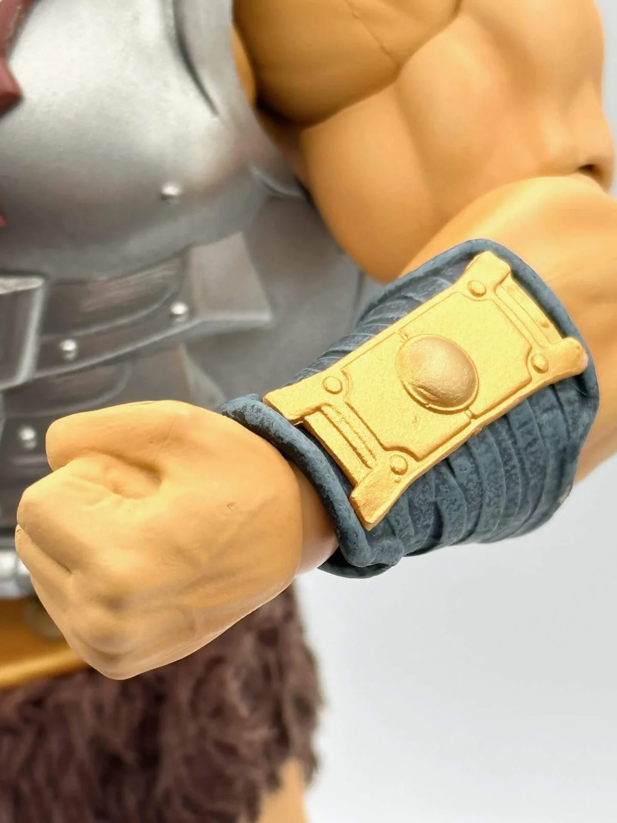 Deluxe Mondo He-Man Timed Edition Left Bracer