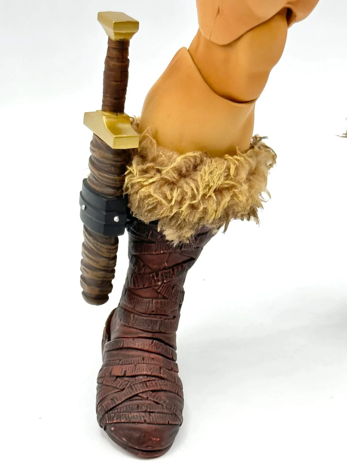 Deluxe Mondo He-Man Timed Edition Right Foot