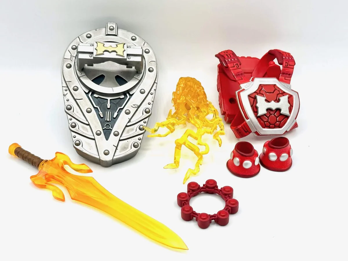 Deluxe Mondo He-Man Timed Edition Thunder Punch Accessories Front