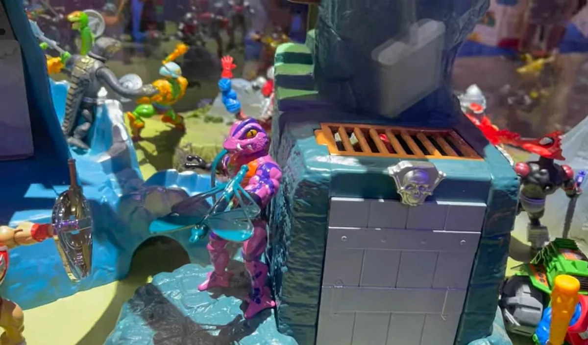 Eternia Playset MOTU Origins Prison Gate Close