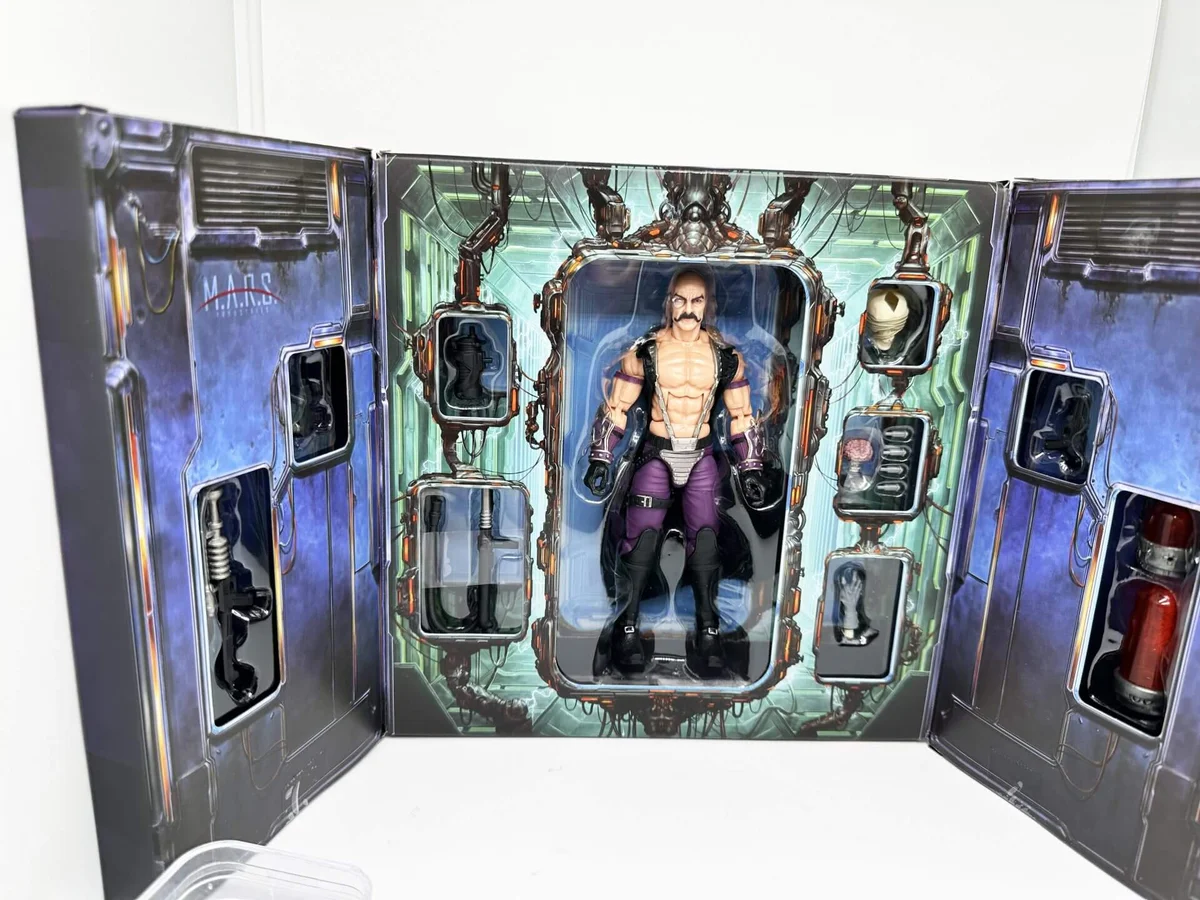GI Joe Classified Dr Mindbender Package open