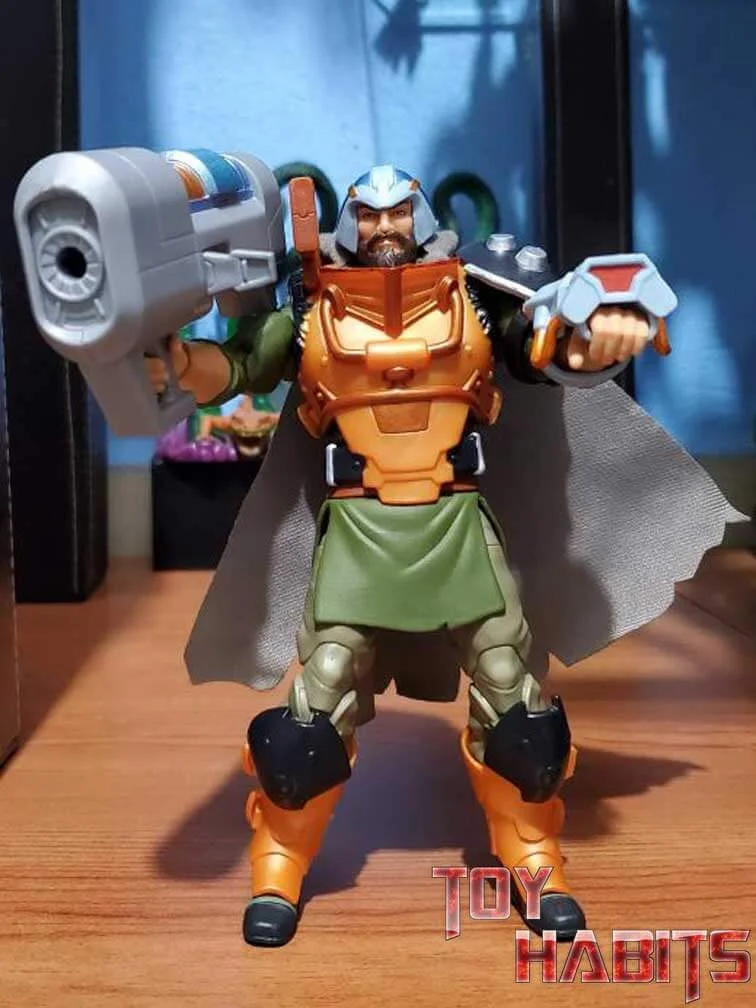 Man-At-Arms-Deluxe-Masters-of-the-Universe-Revelation-Masterverse-1
