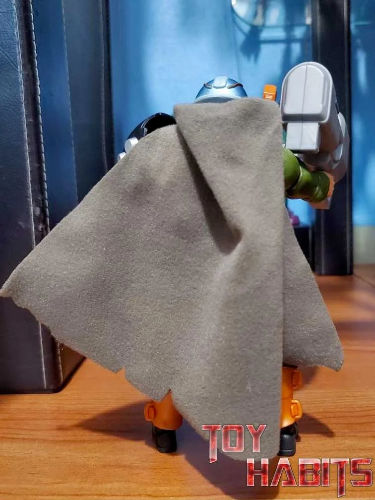 Man-At-Arms-Deluxe-Masters-of-the-Universe-Revelation-Masterverse-10