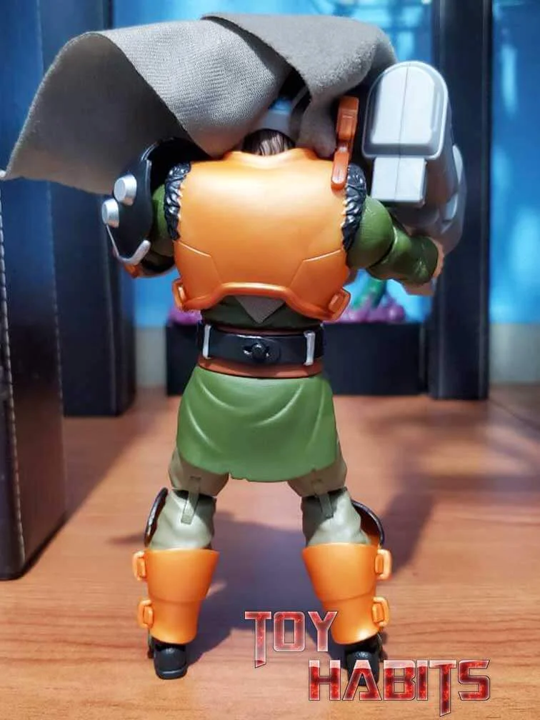 Man-At-Arms-Deluxe-Masters-of-the-Universe-Revelation-Masterverse-3