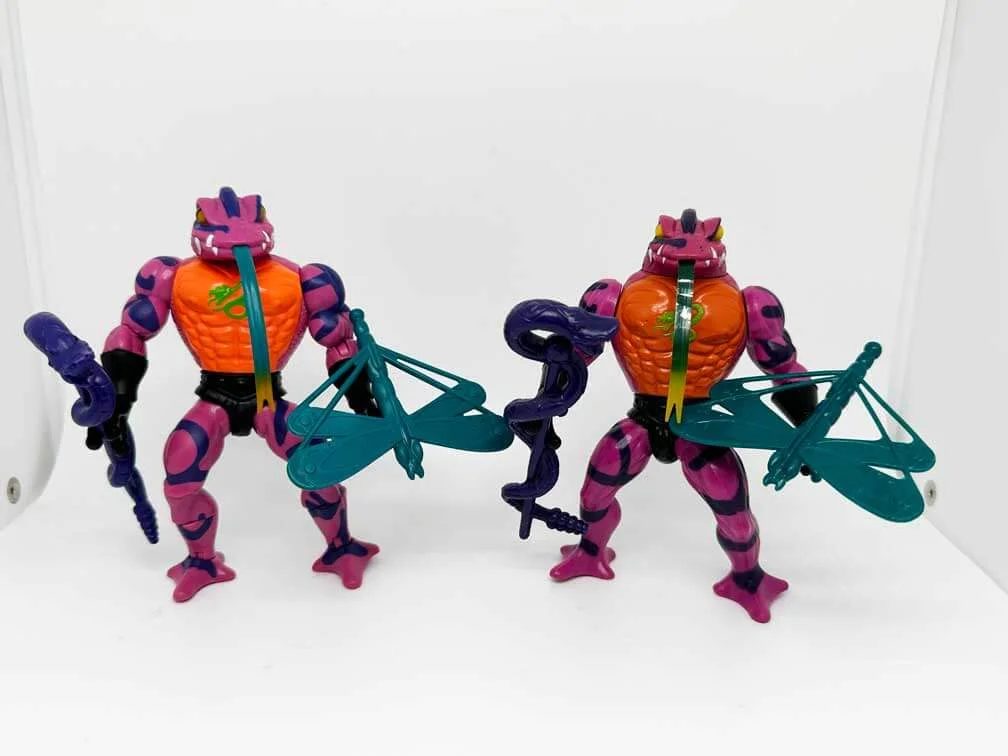 Masters-of-the-Universe-Origins-Tung-Lashor-vs-vintage-front-tongue