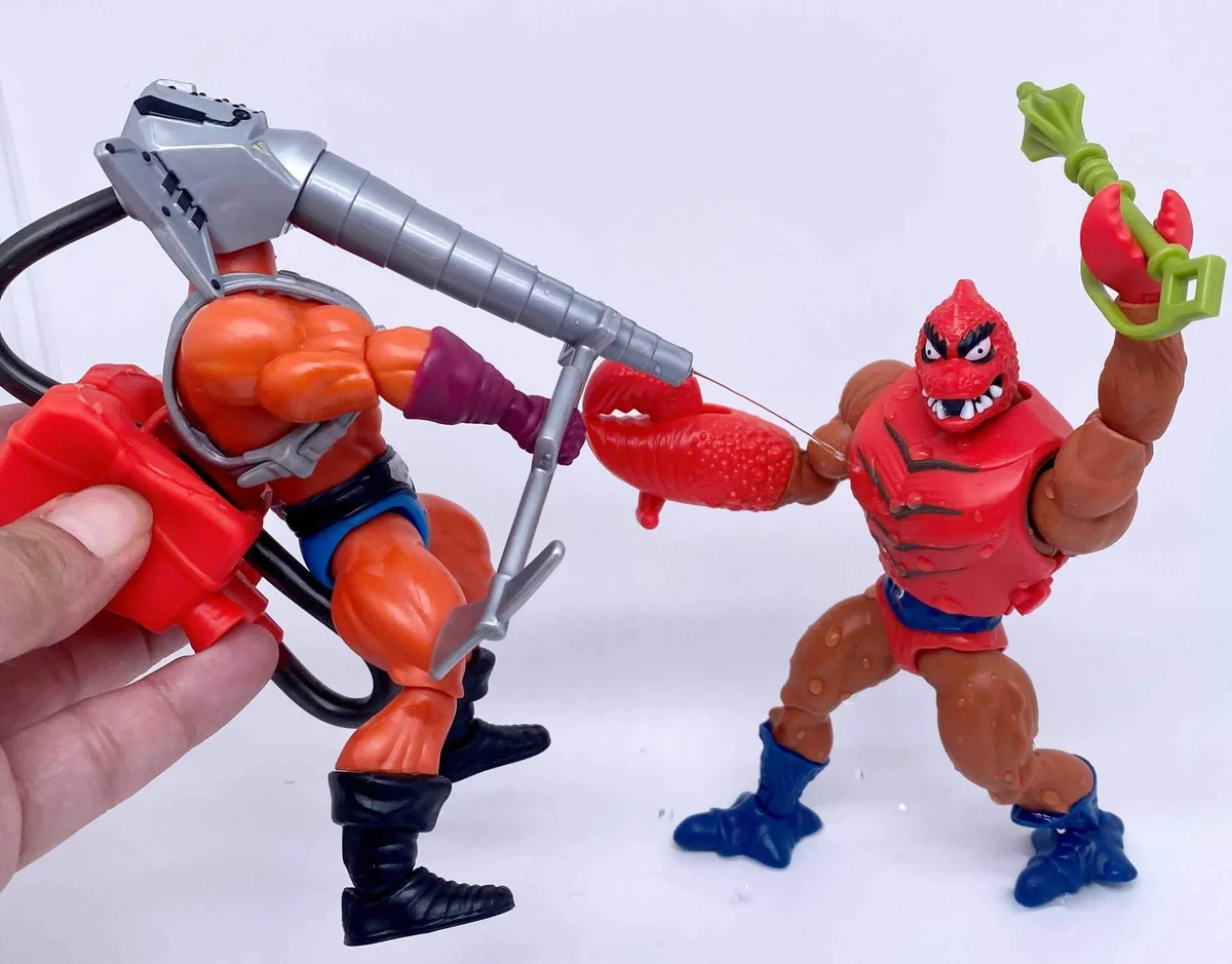 Snout Spout vs Clawful Masters of the Universe Origins wet
