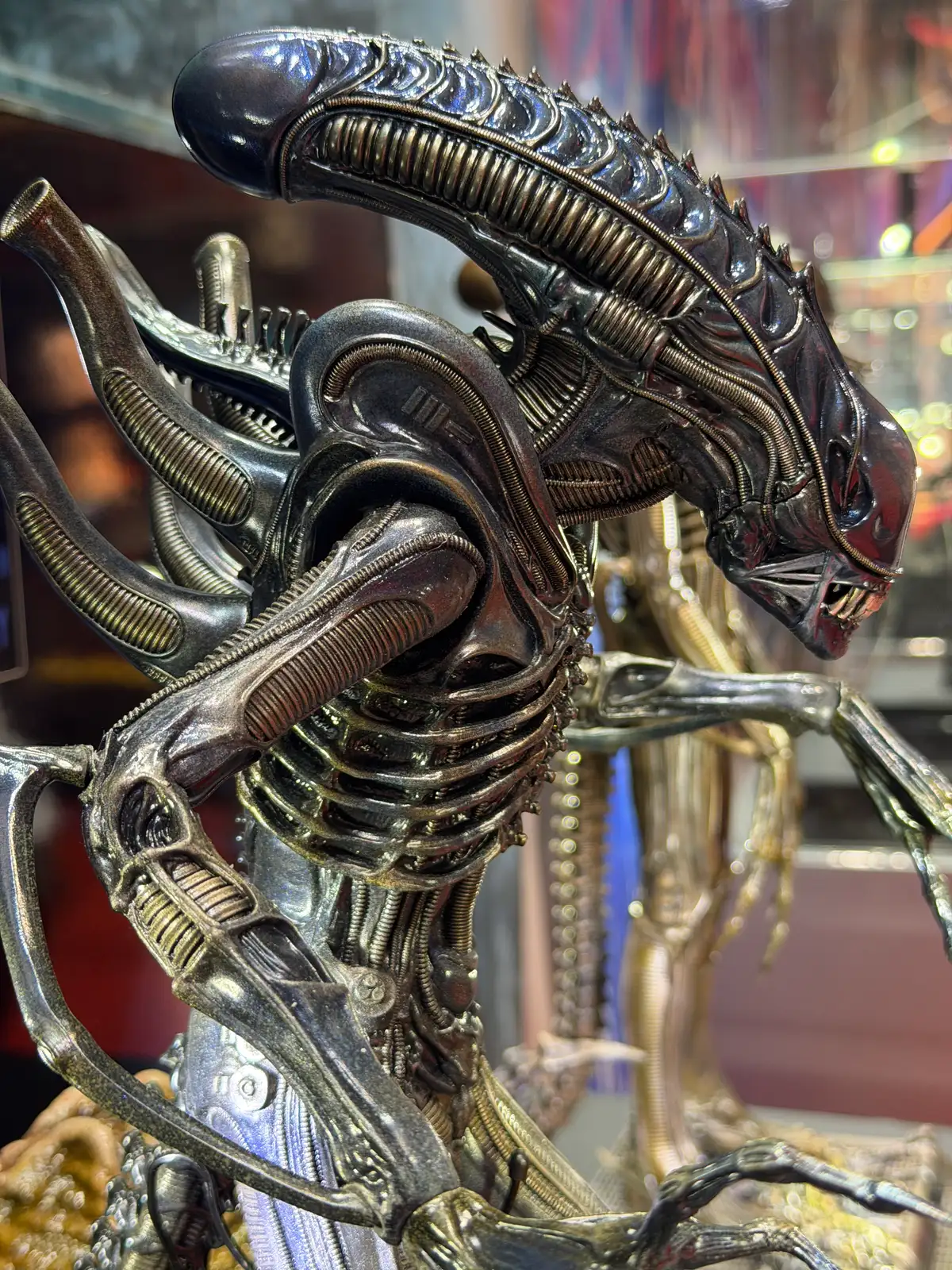 Alien Warrior Aliens 40th Anniversary Hot Toys Hong Kong Comic Con 2026 Booth Image 10
