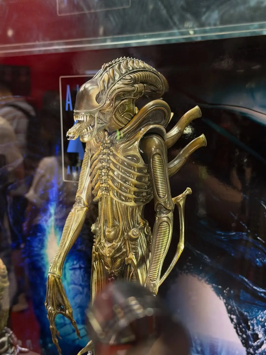 Alien Warrior Aliens 40th Anniversary Hot Toys Hong Kong Comic Con 2026 Booth Image 21
